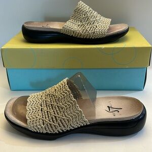 Life Stride Topsey Wheat Italy woven slide size 5.5